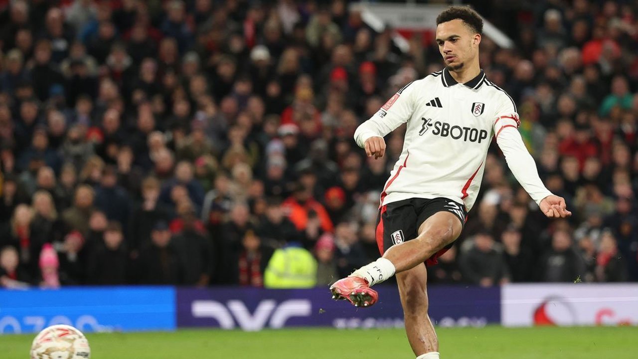 Manchester United Masukkan Nama Antonee Robinson dalam Daftar Belanja Manchester United Masukkan Nama Antonee Robinson dalam Daftar Belanja