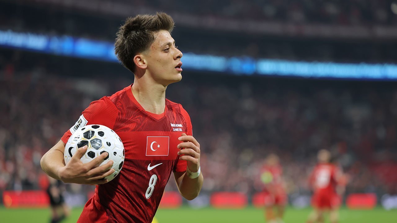 Magis Arda Guler! Umpan 'Di Luar Nalar' Ini Jadi Alasan Turki Wajib Tampil di Piala Dunia Magis Arda Guler! Umpan 'Di Luar Nalar' Ini Jadi Alasan Turki Wajib Tampil di Piala Dunia