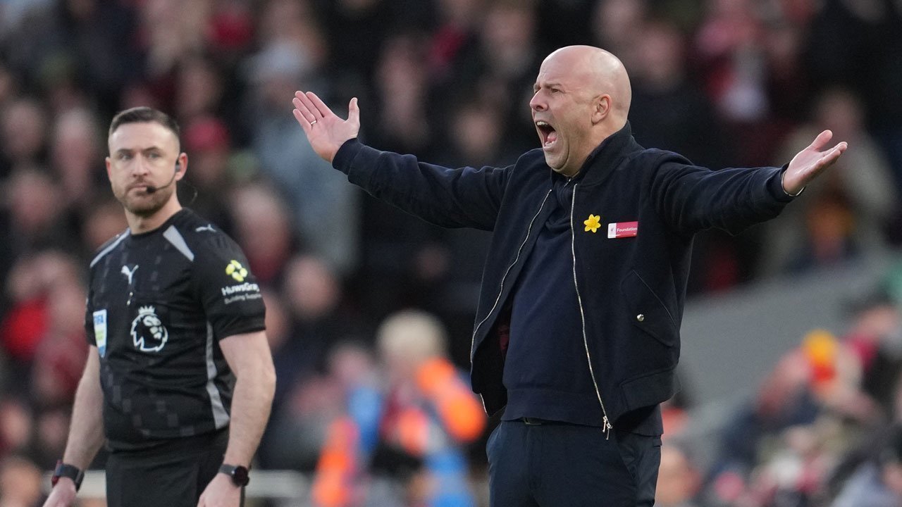 Liverpool vs Galatasaray: Arne Slot Tertekan, Pemain Senior Dituntut Bangkit di Anfield