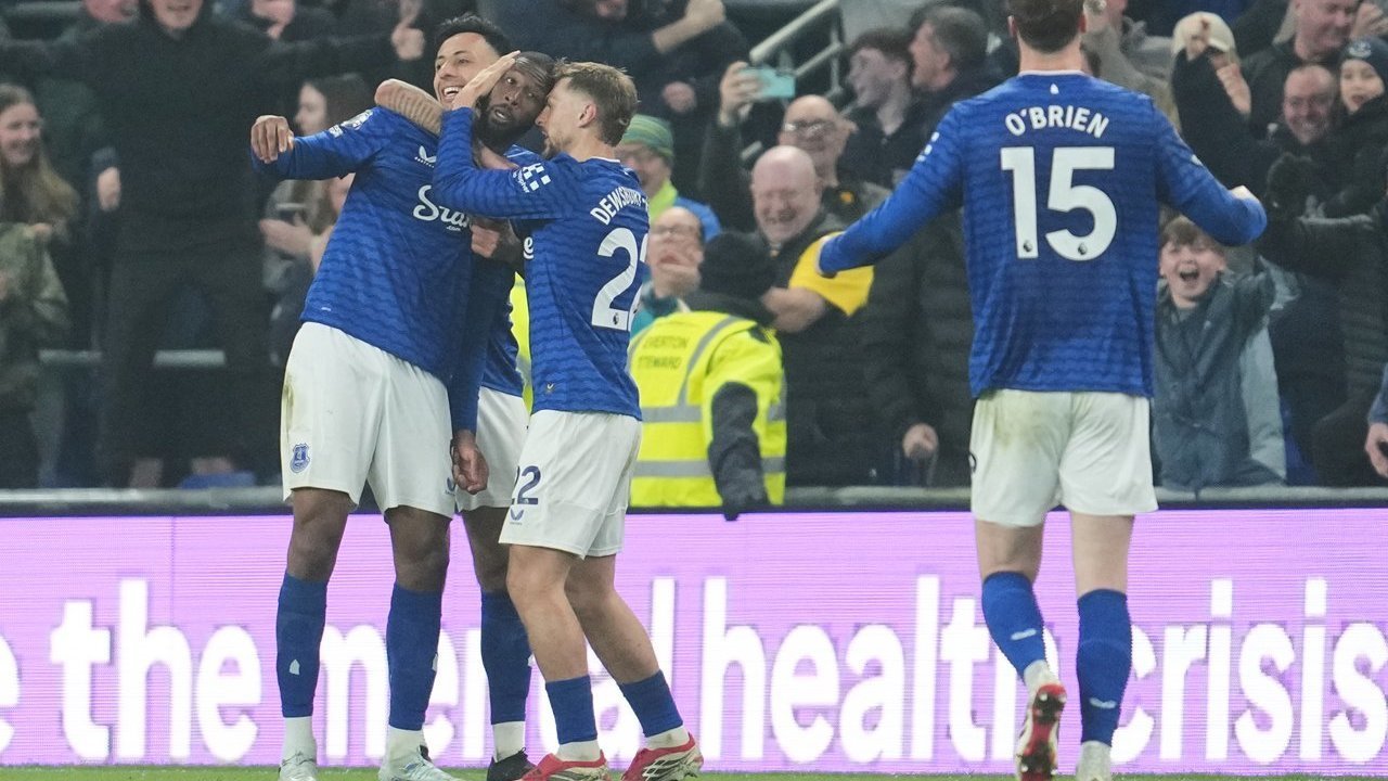 Hasil Everton vs Chelsea: The Blues Babak Belur di Merseyside Hasil Everton vs Chelsea: The Blues Babak Belur di Merseyside