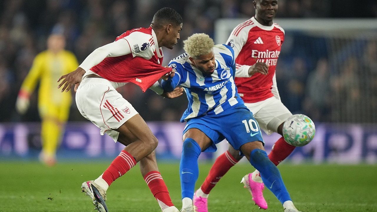 Kesalnya Pelatih Brighton Usai Dikalahkan Arsenal: Gak Niat Main Bola, Cuma Buang Waktu! Kesalnya Pelatih Brighton Usai Dikalahkan Arsenal: Gak Niat Main Bola, Cuma Buang Waktu!