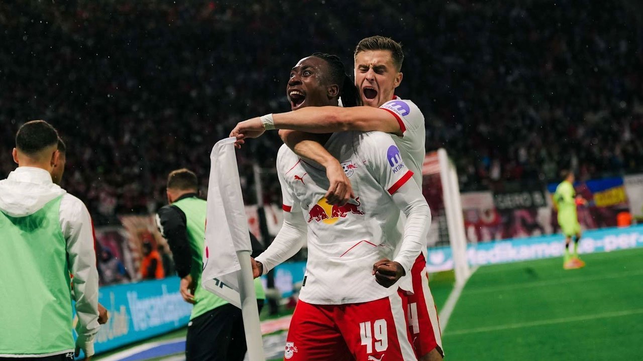 Diincar MU, RB Leipzig Pagari Sang Bintang dengan Kontrak Baru Diincar MU, RB Leipzig Pagari Sang Bintang dengan Kontrak Baru