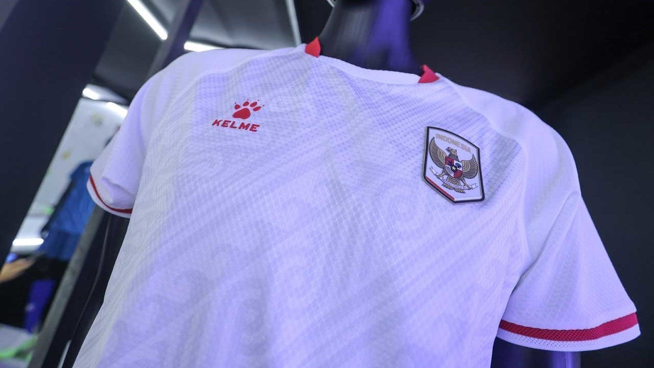 Teknologi Canggih di Balik Jersey Baru Timnas Indonesia: Kelme Usung K-TechFit dan DrySport+ untuk Performa Skuad Garuda Teknologi Canggih di Balik Jersey Baru Timnas Indonesia: Kelme Usung K-TechFit dan DrySport+ untuk Performa Skuad Garuda