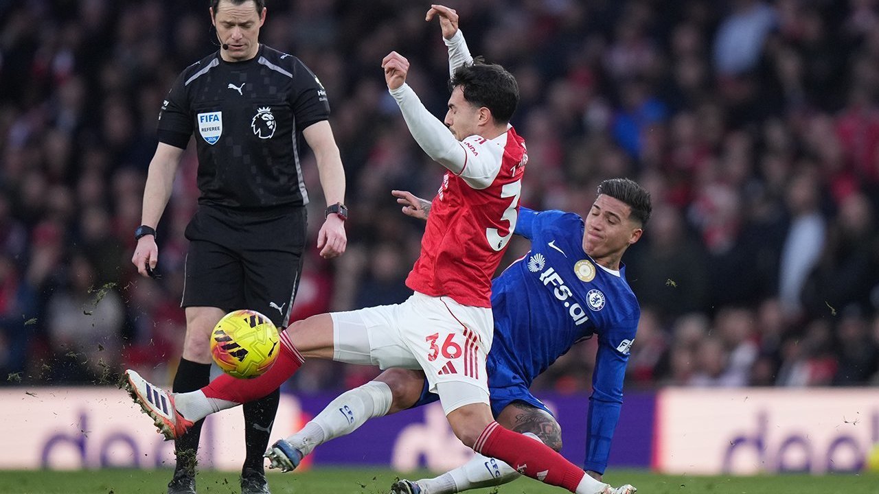 Analisis Taktik Arsenal vs Chelsea: Saat Cole Palmer dan Enzo Fernandez Nyaris Membongkar Pertahanan The Gunners