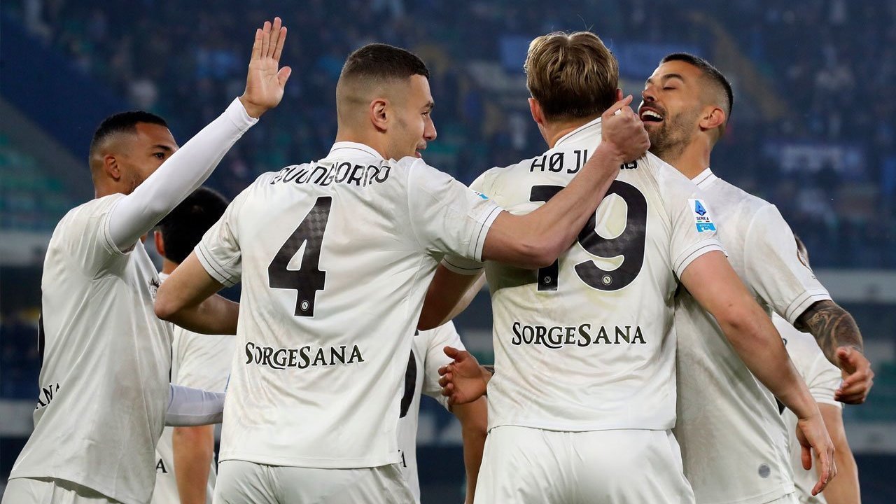 Hasil Verona vs Napoli: Dramatis, Gol Menit Akhir Lukaku Jadi Penentu Kemenangan Hasil Verona vs Napoli: Dramatis, Gol Menit Akhir Lukaku Jadi Penentu Kemenangan