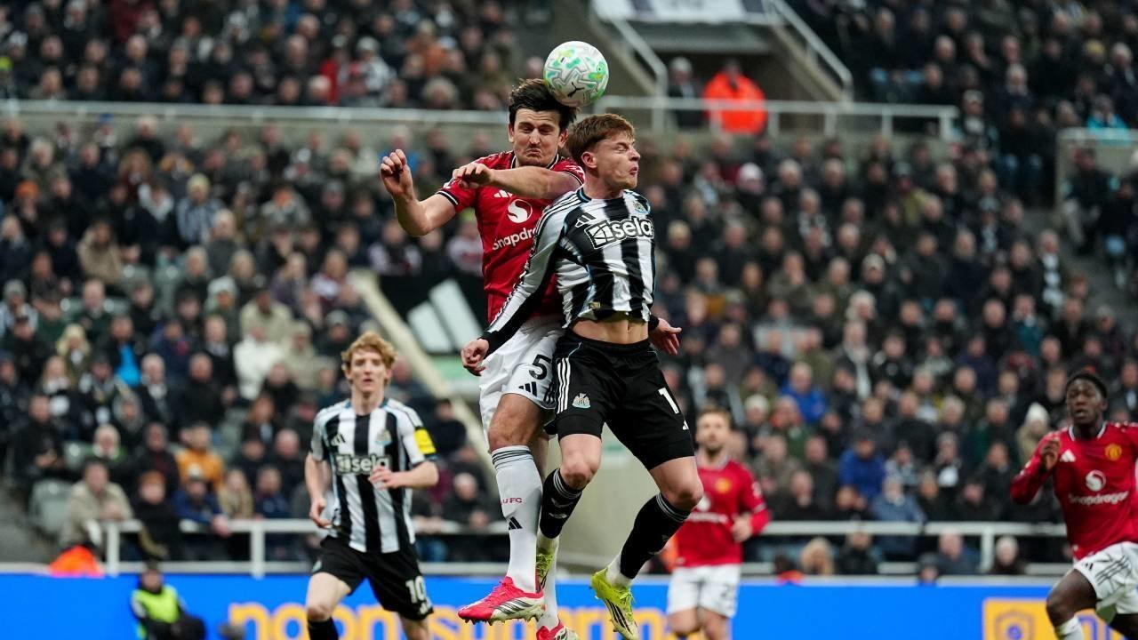 Newcastle vs Man United: Kok Bisa Kalah Dari Tim yang Kena Kartu Merah Sejak Babak Pertama? Newcastle vs Man United: Kok Bisa Kalah Dari Tim yang Kena Kartu Merah Sejak Babak Pertama?