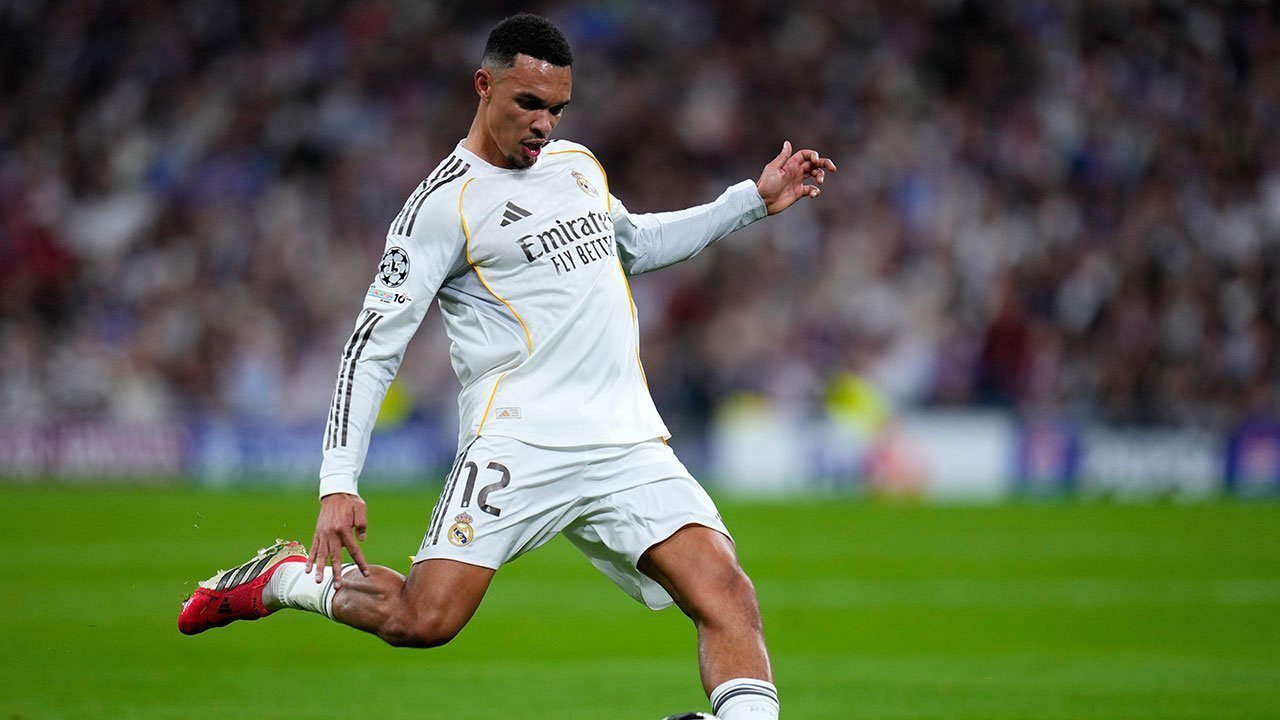 Rapor Merah Trent Alexander-Arnold: Main Buruk, Diganti Cepat, Disoraki Suporter Rapor Merah Trent Alexander-Arnold: Main Buruk, Diganti Cepat, Disoraki Suporter