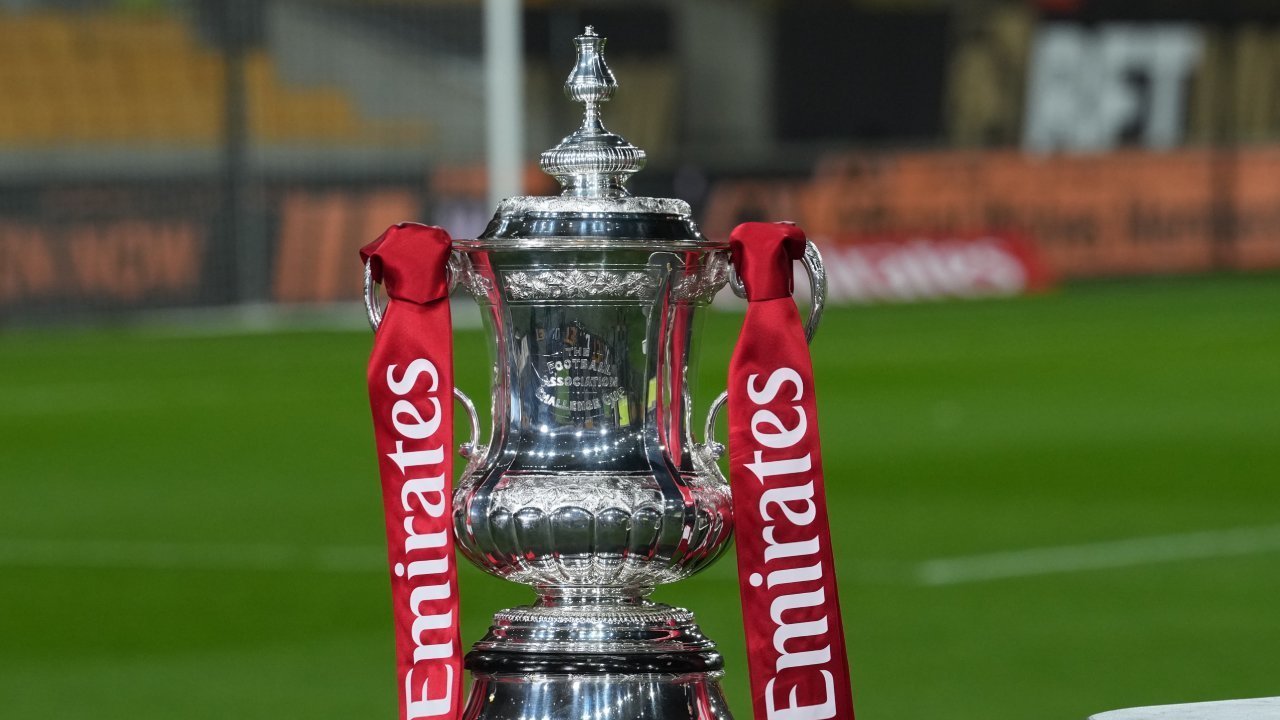 Daftar Lengkap Tim Lolos 8 Besar Piala FA 2025/2026: Arsenal, Chelsea, dan Man City Jadi Unggulan