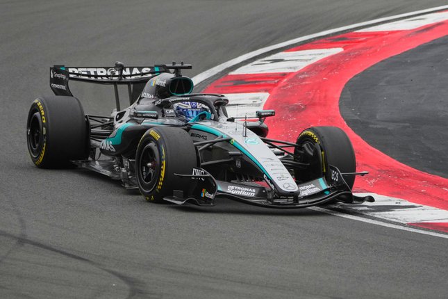 Sebut Ferrari Bikin Rumit Lap-Lap Awal Sebut Ferrari Bikin Rumit Lap-Lap Awal