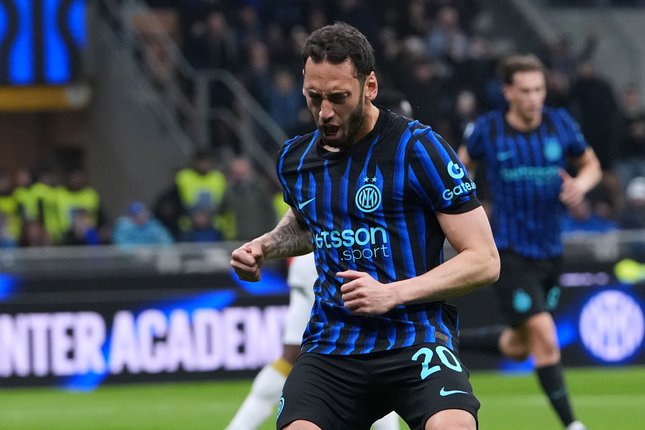 Penalti Calhanoglu Mengunci Kemenangan Penalti Calhanoglu Mengunci Kemenangan