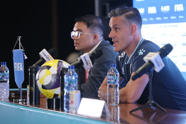 Misi Mengosongkan Lemari Penjaga Gawang