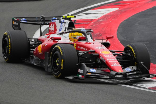 Senang Duel dengan Charles Leclerc Senang Duel dengan Charles Leclerc