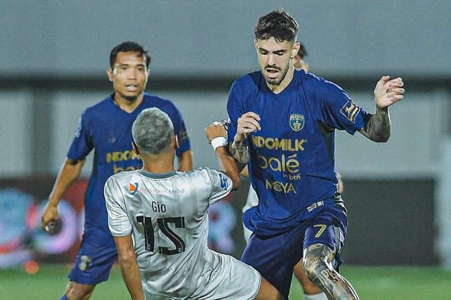 Carlos Pena Tekankan Disiplin Tim Carlos Pena Tekankan Disiplin Tim