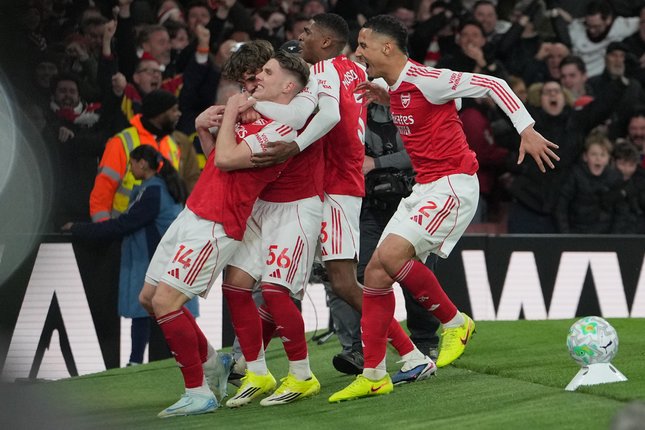 Andil Dowman di Gol Pertama Arsenal Andil Dowman di Gol Pertama Arsenal