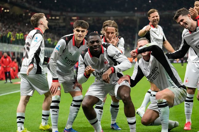 Perubahan ke 4-3-3: Kunci Kebangkitan Milan Perubahan ke 4-3-3: Kunci Kebangkitan Milan