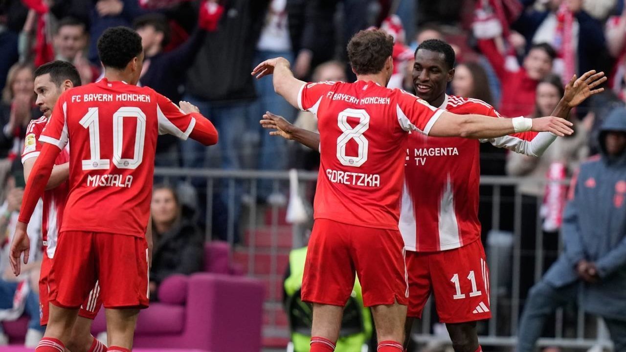 Hasil Bayern vs Stuttgart: Comeback Gila 4-2, Die Roten Resmi Juara Bundesliga! Hasil Bayern vs Stuttgart: Comeback Gila 4-2, Die Roten Resmi Juara Bundesliga!