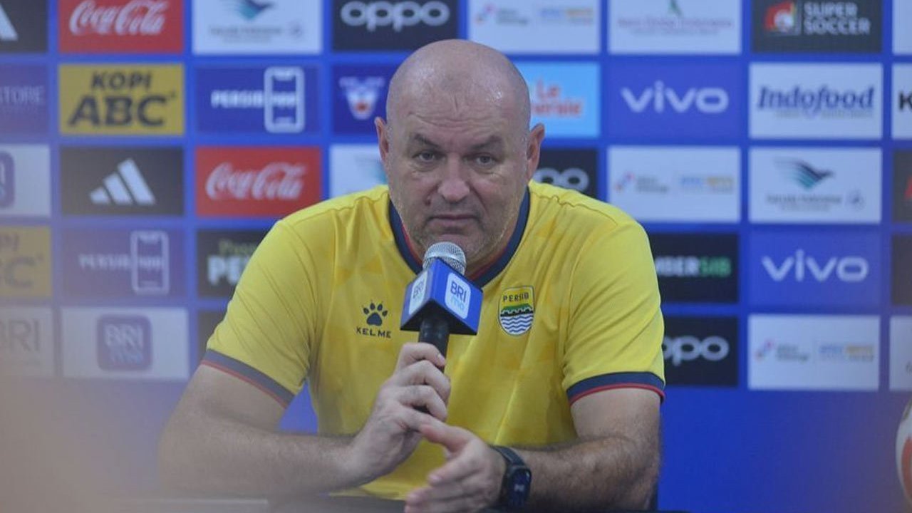 Menang Comeback Dramatis 4-2, Bojan Hodak Justru Semprot Persib: Terlalu Banyak Ruang untuk Serangan Balik