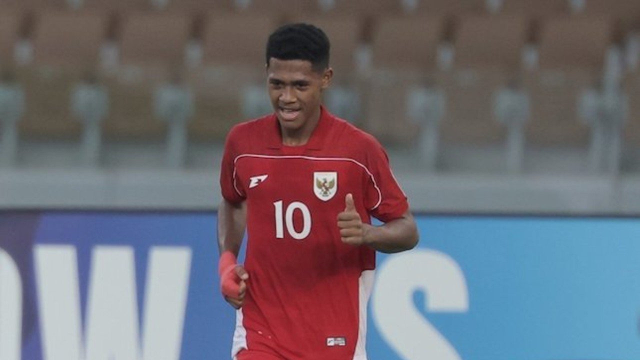 Fadly Alberto Hengga, Dari Latar Belakang Sederhana ke Tantangan Karier yang Berat Fadly Alberto Hengga, Dari Latar Belakang Sederhana ke Tantangan Karier yang Berat