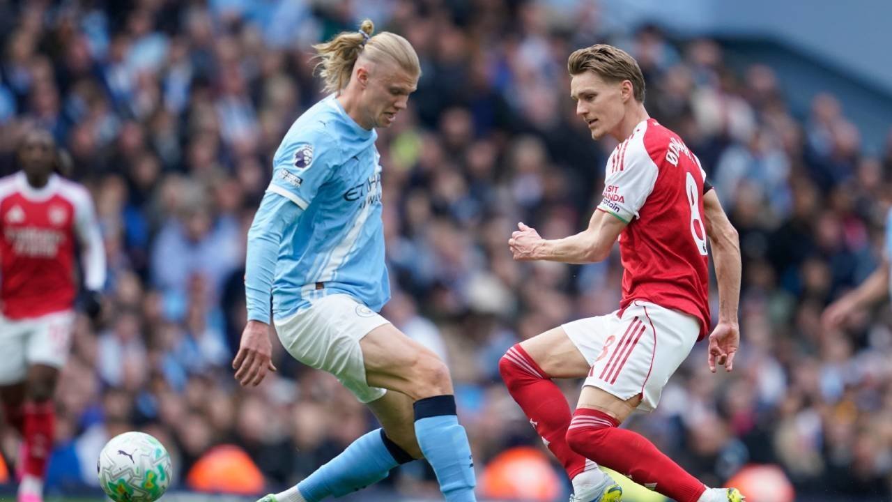 Adu Sisa Jadwal Arsenal dan Man City Menuju Takhta Juara Premier League: Siapa Lebih Sulit? Adu Sisa Jadwal Arsenal dan Man City Menuju Takhta Juara Premier League: Siapa Lebih Sulit?