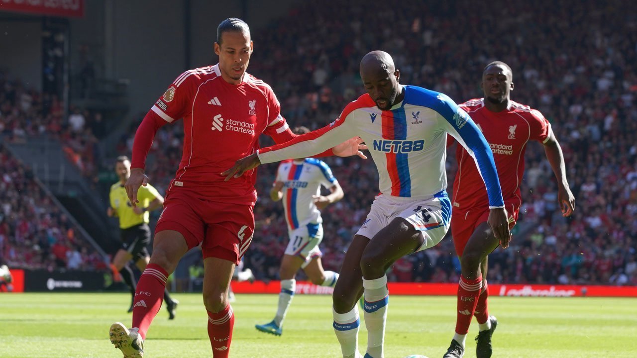 Virgil van Dijk Beri Isyarat Pada Liverpool Agar tak Lepas Pemain yang di Posisinya Ini Terbaik di Dunia Virgil van Dijk Beri Isyarat Pada Liverpool Agar tak Lepas Pemain yang di Posisinya Ini Terbaik di Dunia