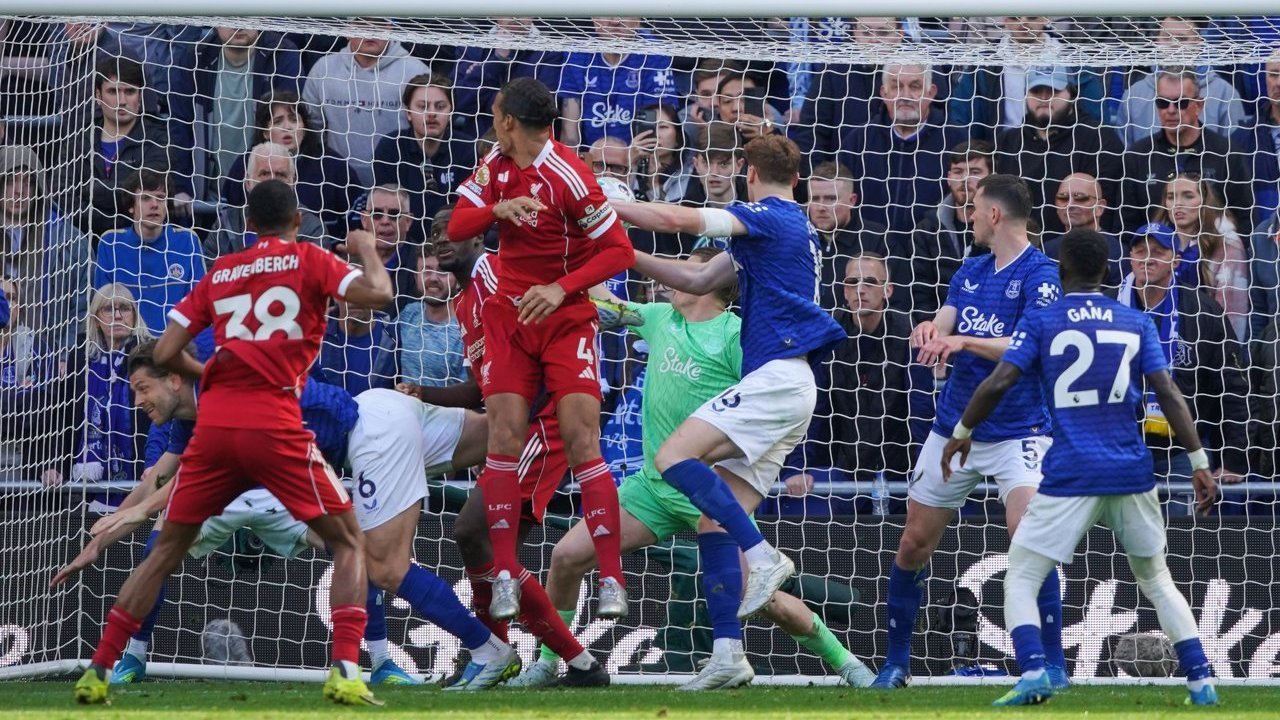Hasil Everton vs Liverpool: Gol Telat Virgil van Dijk Tentukan Pemenang Derby Merseyside Hasil Everton vs Liverpool: Gol Telat Virgil van Dijk Tentukan Pemenang Derby Merseyside