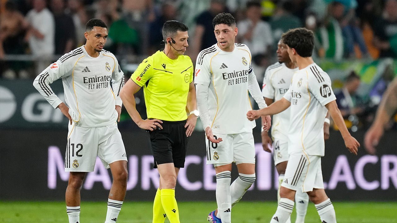Alvaro Arbeloa Semprot Wasit Usai Real Madrid Ditahan Betis: Mereka Tidak Paham Sepak Bola! Alvaro Arbeloa Semprot Wasit Usai Real Madrid Ditahan Betis: Mereka Tidak Paham Sepak Bola!