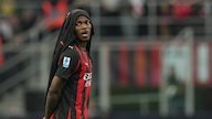 Blak-blakan Ingin Cabut dari AC Milan, Rafael Leao Lempar Kode Keras ke Man Utd, Tapi Begini Kata Fabrizio Romano Blak-blakan Ingin Cabut dari AC Milan, Rafael Leao Lempar Kode Keras ke Man Utd, Tapi Begini Kata Fabrizio Romano