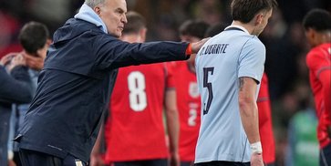 Uruguay Terlambat Tiba Jelang Lawan Arab Saudi, Federasi Salahkan FIFA Uruguay Terlambat Tiba Jelang Lawan Arab Saudi, Federasi Salahkan FIFA