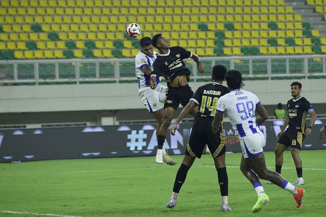 Tentang Penalti dan Kartu Merah Tentang Penalti dan Kartu Merah