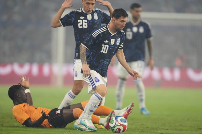 Ambisi Besar Messi untuk Masa Depan Cornella Ambisi Besar Messi untuk Masa Depan Cornella