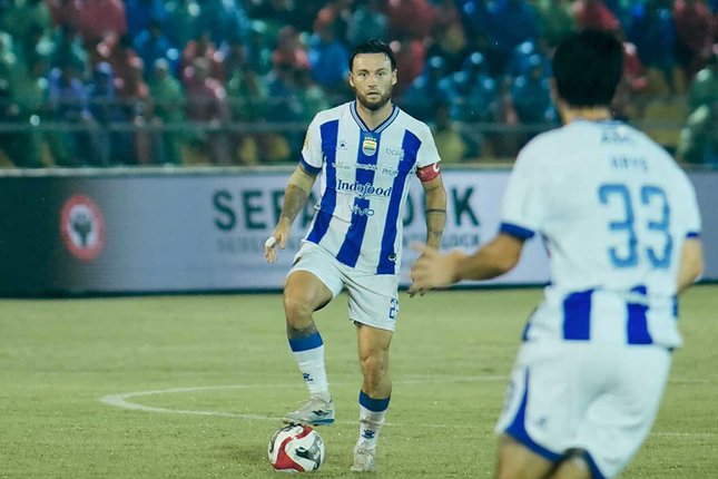 Hormat ke Persib dan Marc Klok