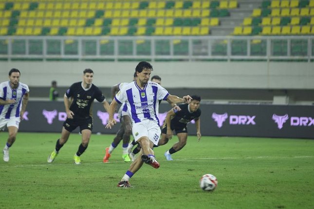 Dewa United Bisa Belajar dari Cara Bermain Persib Dewa United Bisa Belajar dari Cara Bermain Persib