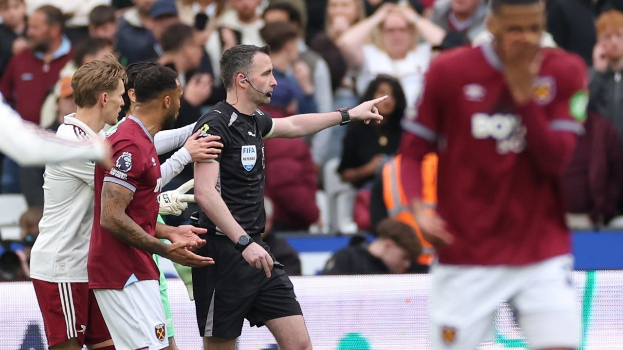West Ham vs Arsenal: VAR Picu Kemarahan, Ancaman Degradasi Kian Nyata West Ham vs Arsenal: VAR Picu Kemarahan, Ancaman Degradasi Kian Nyata