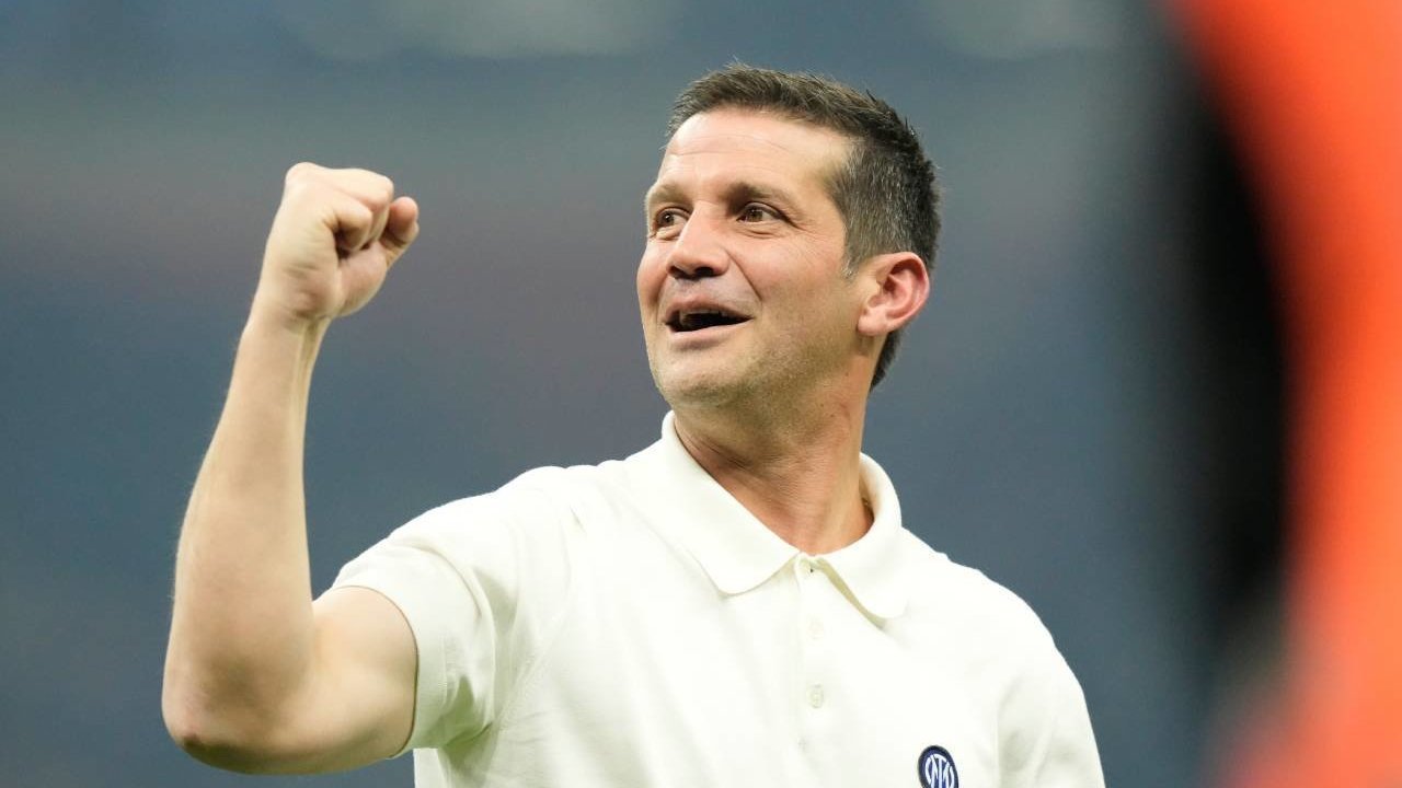 Bawa Inter Milan Scudetto, Chivu Dapat Perpanjangan Kontrak dan Kenaikan Gaji, Berapa? Bawa Inter Milan Scudetto, Chivu Dapat Perpanjangan Kontrak dan Kenaikan Gaji, Berapa?