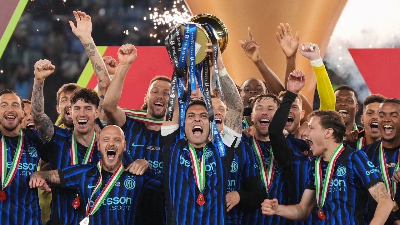 Rapor Pemain Inter Saat Bungkam Lazio untuk Raih Gelar Coppa Italia: La Beneamata Mamma Mia! Rapor Pemain Inter Saat Bungkam Lazio untuk Raih Gelar Coppa Italia: La Beneamata Mamma Mia!