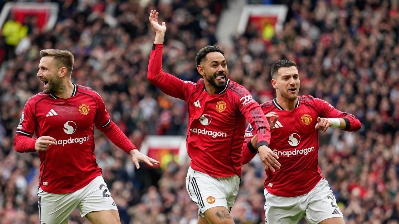 Manchester United Amankan Tiket Liga Champions Usai Bungkam Liverpool, Kantongi Bonus Fantastis Manchester United Amankan Tiket Liga Champions Usai Bungkam Liverpool, Kantongi Bonus Fantastis