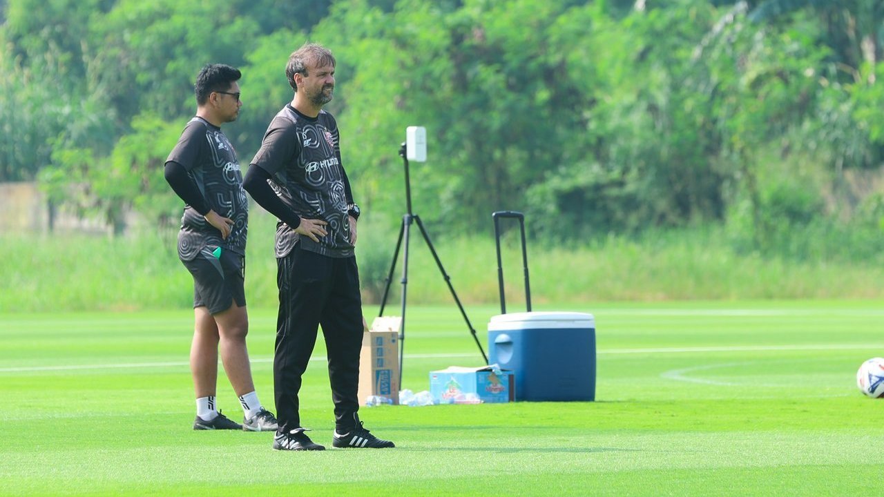 Jelang Persija Vs Persib, Mauricio Souza Realistis dengan Peluang Juara BRI Super League: Secara Matematis, Mungkin Tinggal 1 Persen Jelang Persija Vs Persib, Mauricio Souza Realistis dengan Peluang Juara BRI Super League: Secara Matematis, Mungkin Tinggal 1 Persen
