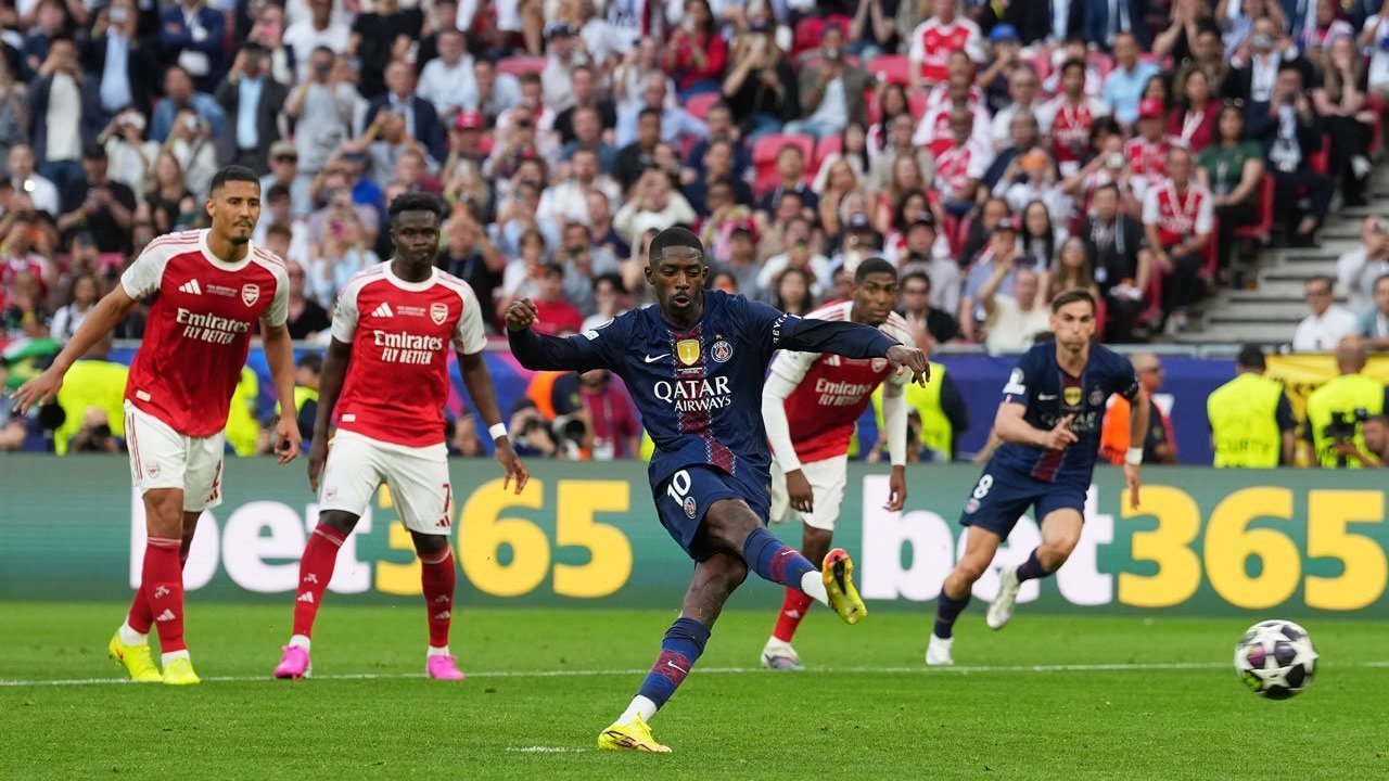Ini Alasan Ousmane Dembele Ambil Penalti dengan Kaki Kanan Ini Alasan Ousmane Dembele Ambil Penalti dengan Kaki Kanan