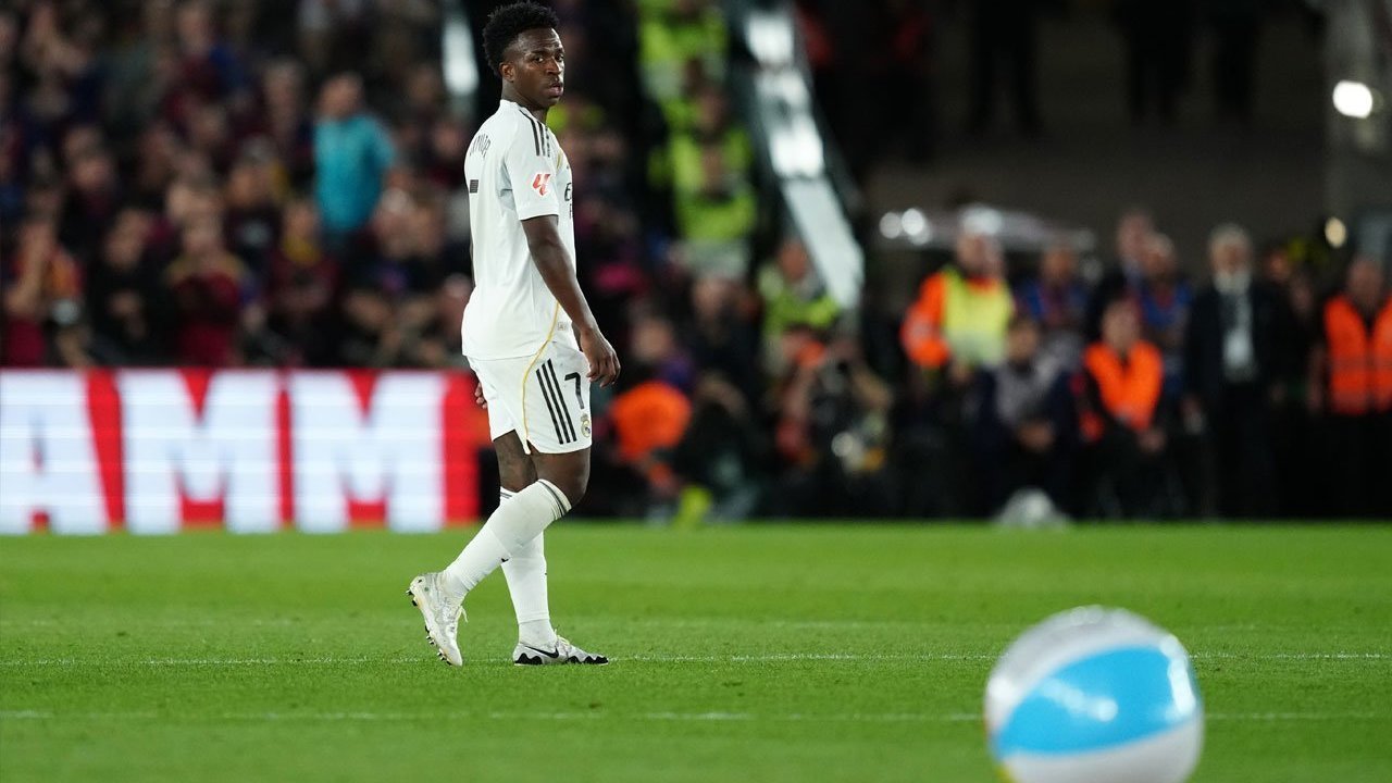 Real Madrid Runtuh: Konflik Ruang Ganti dan Ego Bintang Jadi Pemicu Real Madrid Runtuh: Konflik Ruang Ganti dan Ego Bintang Jadi Pemicu