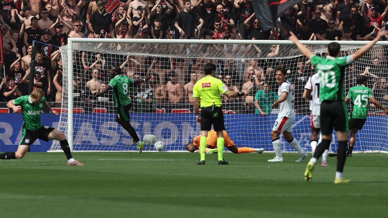 Hasil Sassuolo vs AC Milan: Diwarnai Cederanya Jay Idzes, Neroverdi Kalahkan Rossoneri