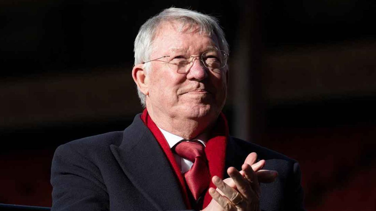 Michael Carrick Terguncang Dengar Kabar Sir Alex Ferguson Dilarikan ke Rumah Sakit Jelang Laga MU vs Liverpool Michael Carrick Terguncang Dengar Kabar Sir Alex Ferguson Dilarikan ke Rumah Sakit Jelang Laga MU vs Liverpool