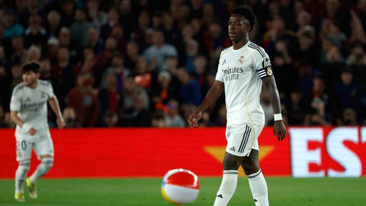Menunggu Revolusi Besar-besaran Real Madrid Menunggu Revolusi Besar-besaran Real Madrid