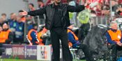 Wasit Bayern vs PSG Bikin Vincent Kompany Geram: Harusnya Ada Kartu Merah dan Penalti Wasit Bayern vs PSG Bikin Vincent Kompany Geram: Harusnya Ada Kartu Merah dan Penalti