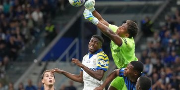 PSG Salip Juventus dalam Perburuan Zion Suzuki, Kirim Tawaran Resmi ke Parma