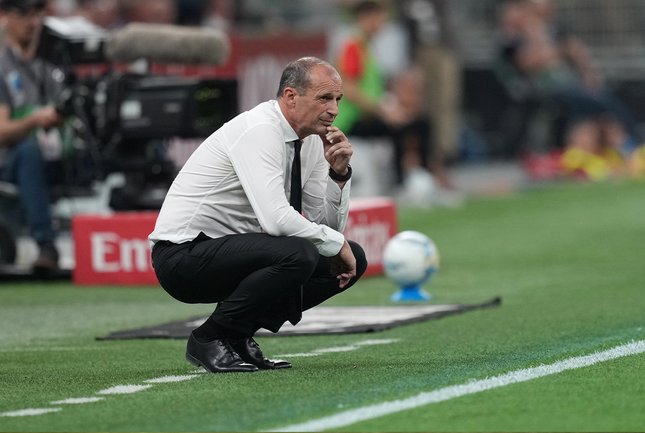Milan dan Allegri Cari Jalan Tengah Milan dan Allegri Cari Jalan Tengah