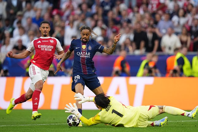 Arsenal Dirugikan Keputusan Wasit? Arsenal Dirugikan Keputusan Wasit?