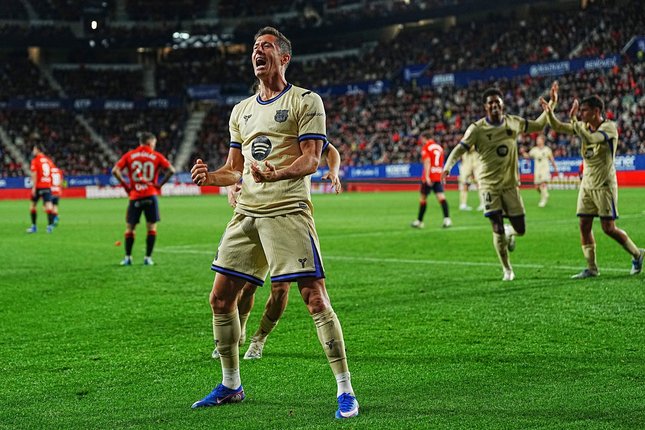 Lewandowski Sedang On Fire dan Kesempatan Debut Bernal