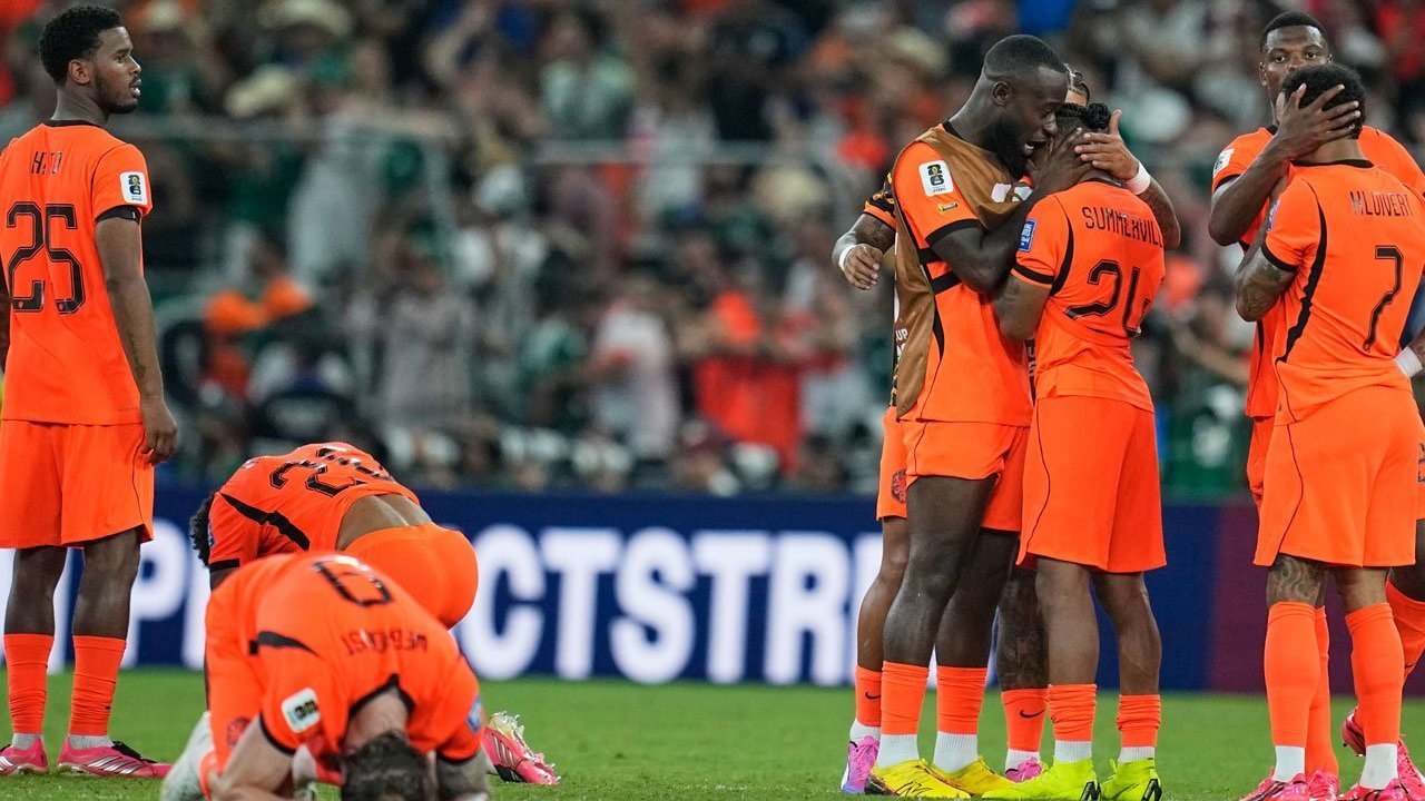 Legenda Timnas Belanda Tuding Pemain Ini Biang Kerok Tersingkirnya Die Oranje dari Piala Dunia 2026 Legenda Timnas Belanda Tuding Pemain Ini Biang Kerok Tersingkirnya Die Oranje dari Piala Dunia 2026