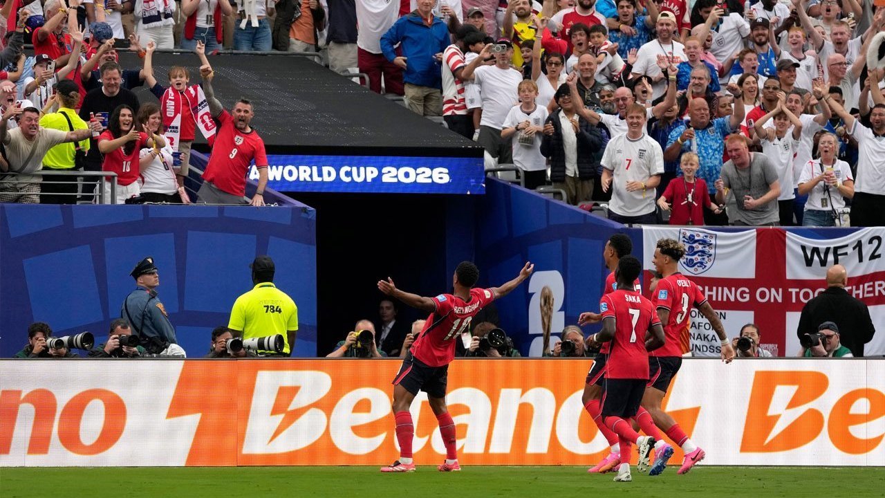 Performa Inspiratif Jude Bellingham Justru Menghadirkan Masalah Baru buat Inggris Performa Inspiratif Jude Bellingham Justru Menghadirkan Masalah Baru buat Inggris