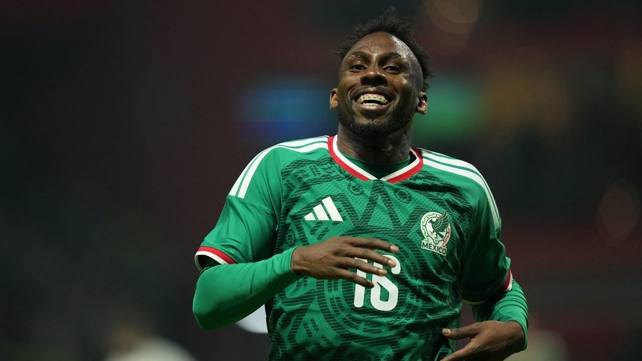 Kisah Julian Quinones, Pria Kolombia yang Cetak Gol Perdana Timnas Meksiko di Piala Dunia 2026 Kisah Julian Quinones, Pria Kolombia yang Cetak Gol Perdana Timnas Meksiko di Piala Dunia 2026